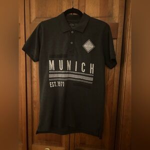 Hard Rock Cafe Men's Approx Sz S/L Grey Embroidered Munich Short Sleeve Shirt